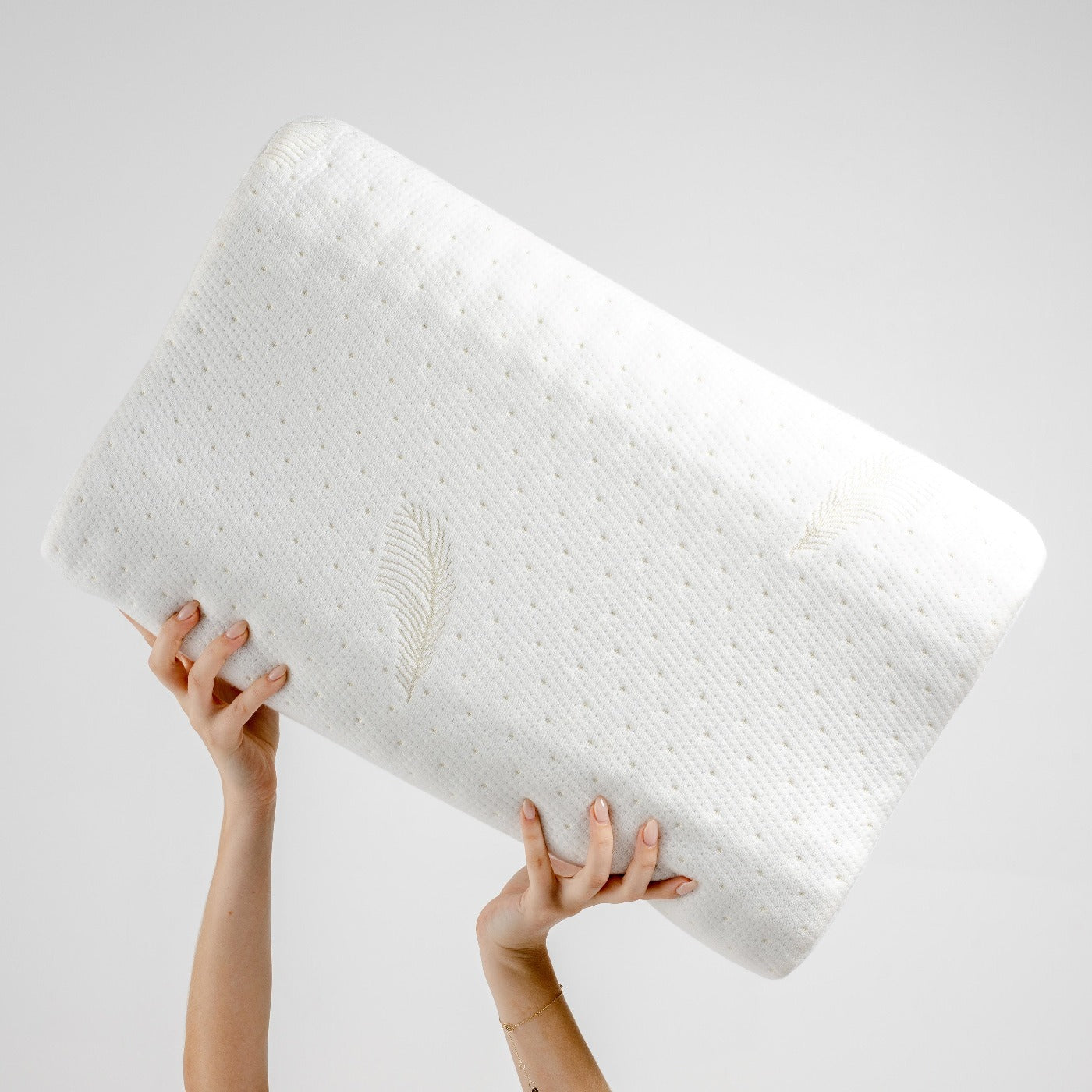 The Muscle Mat Sleeping Pillow - Pillow in air - Muscle Mat Adjustable Foam Pillow which is Best Adjustable Foam Pillow of Australia