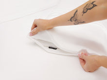 Load image into Gallery viewer, Muscle Mat Easy-Make Luxury Bed Sheet Set
